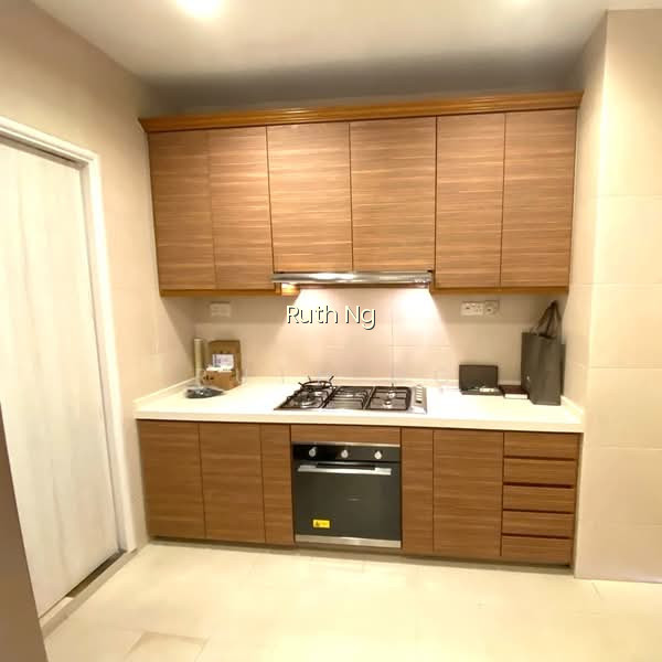 ORANGE REGENCY photo 3