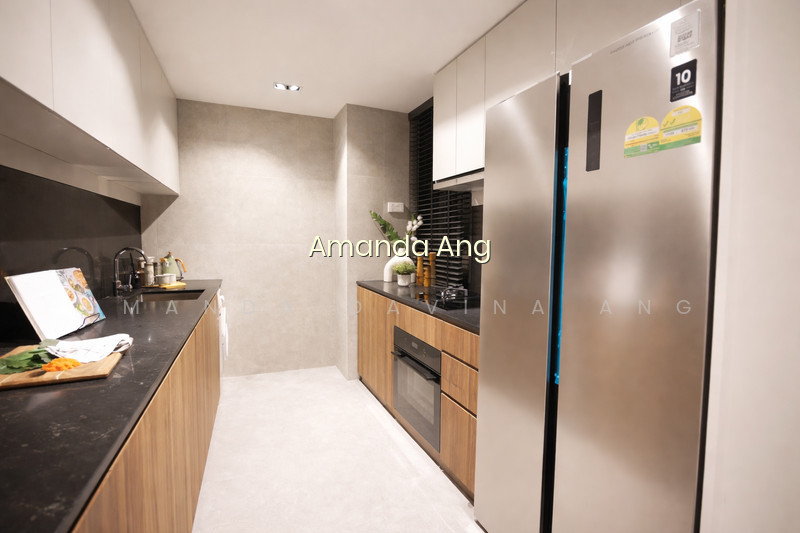 Freehold @ Leasehold Pricing! photo 2