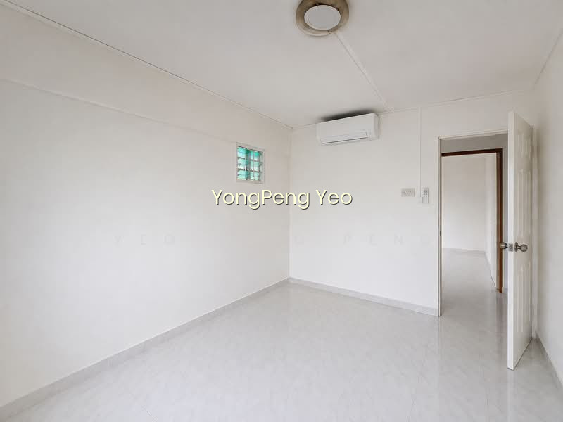 276 YISHUN STREET 22 photo 3