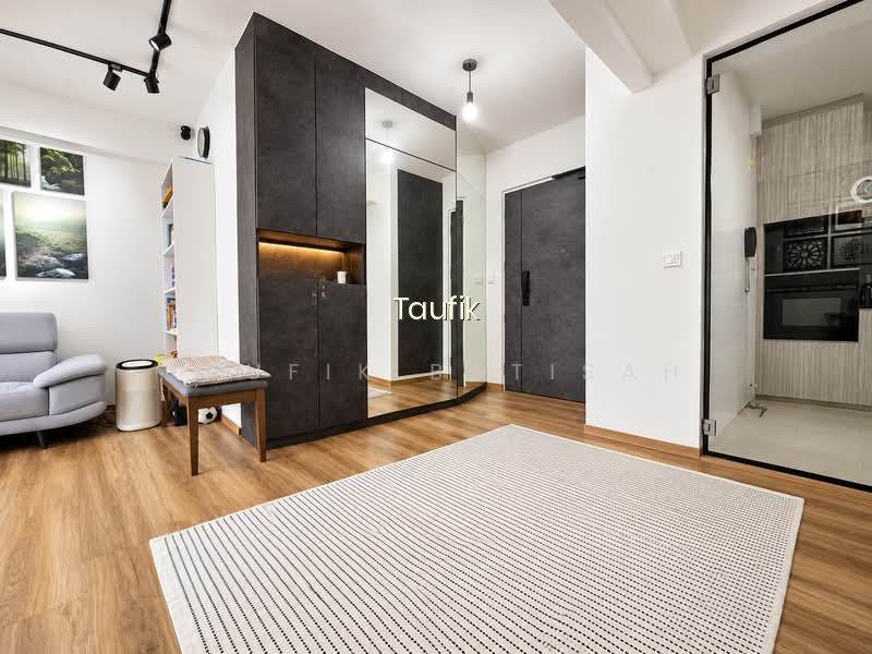 104D CANBERRA STREET photo 2