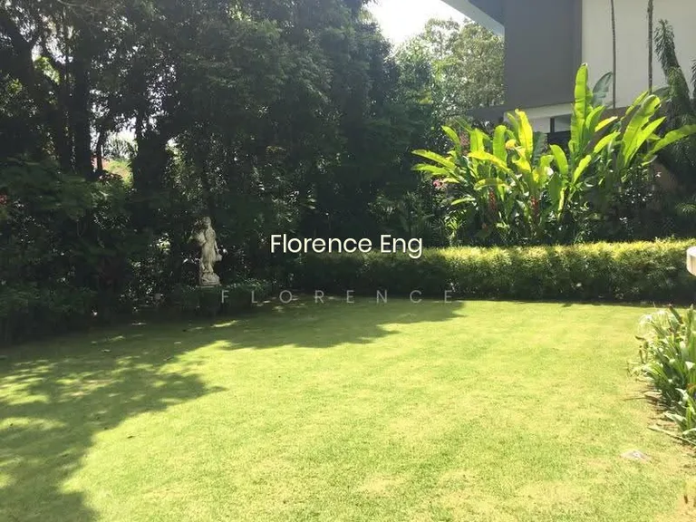 A Rare Gem - Charming Bungalow With Hugh Private Garden image 1 of 10