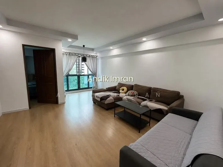 467 Admiralty Drive image 1 of 10