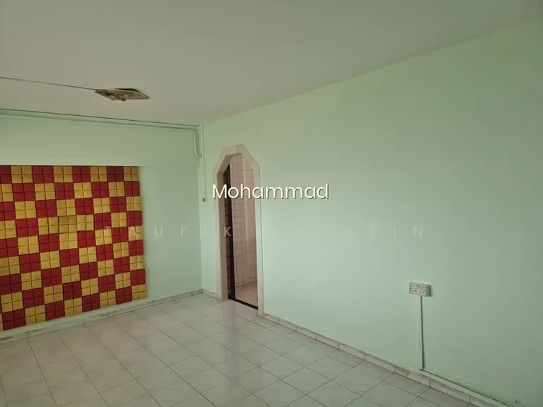 646 Yishun Street 61 image 1 of 10