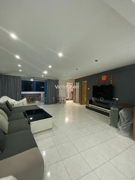 468B ADMIRALTY DRIVE image 1 of 10