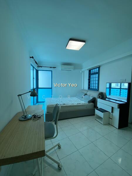 468B ADMIRALTY DRIVE photo 2