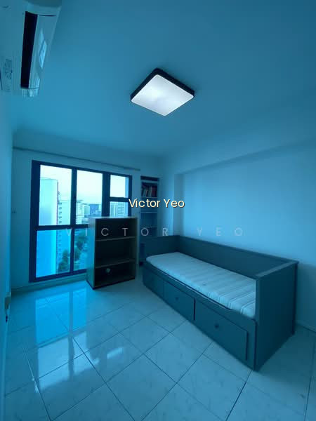 468B ADMIRALTY DRIVE photo 4