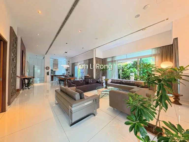 A Collector's Home in Namly-Coronation Enclave! image 1 of 10