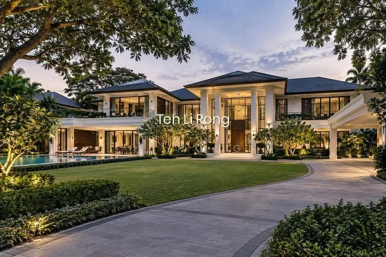 Regular Land Plot! Tanglin Move in Condition Good Class Bungalow! image 1 of 4