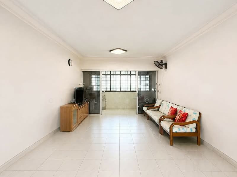 123 MARSILING RISE photo 2