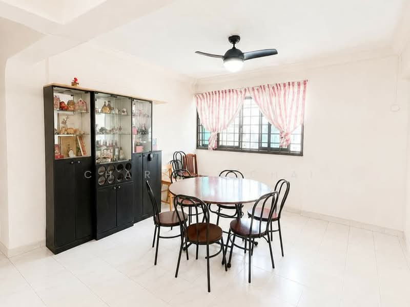 123 MARSILING RISE photo 3