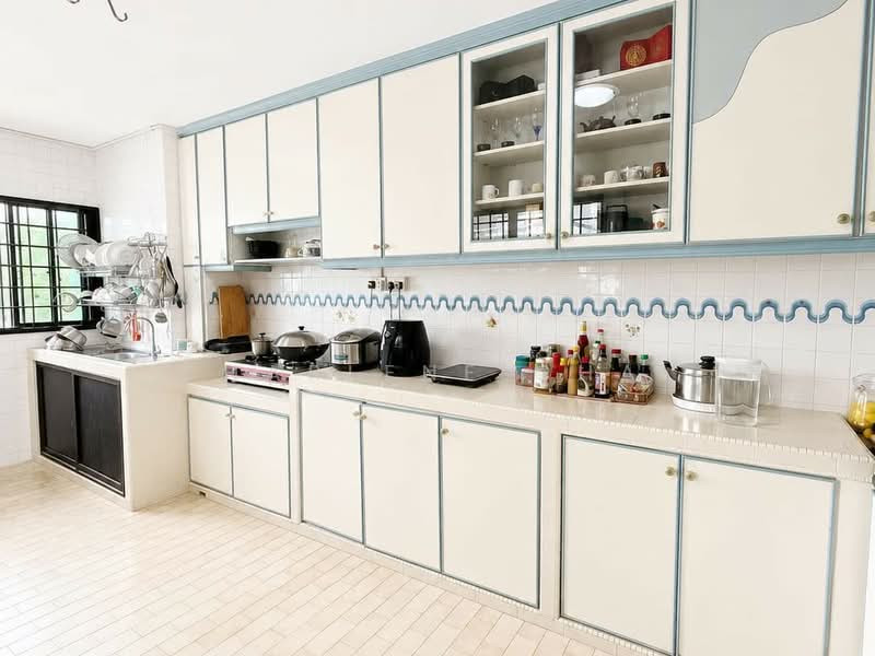123 MARSILING RISE photo 4