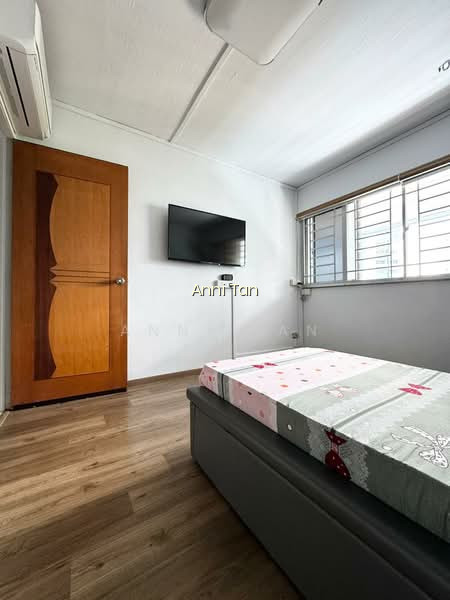 124 TAMPINES STREET 11 image 1 of 10
