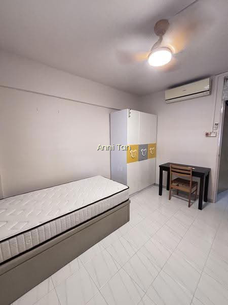 825 Tampines Street 81 photo 3