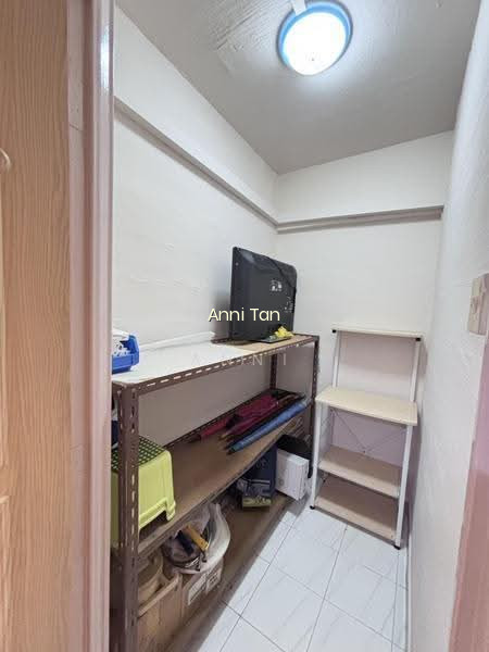 825 Tampines Street 81 photo 4