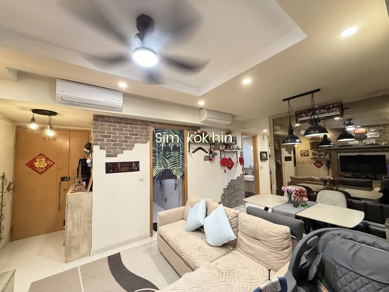 HEDGES PARK CONDOMINIUM photo 2