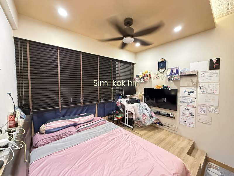 HEDGES PARK CONDOMINIUM photo 3