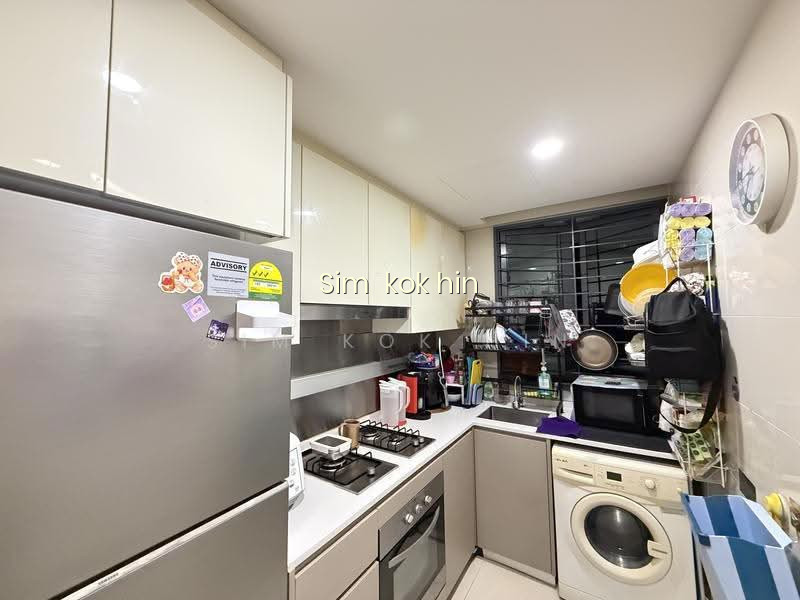 HEDGES PARK CONDOMINIUM photo 6