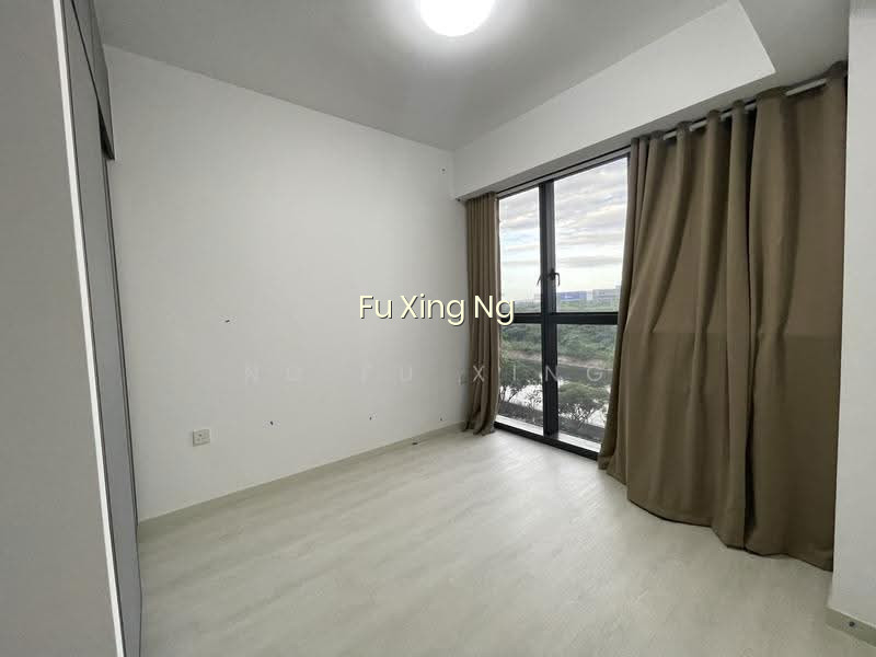 RIVERFRONT RESIDENCES photo 4