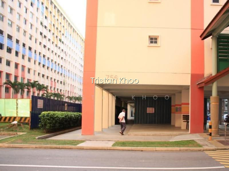 756 YISHUN STREET 72 photo 2