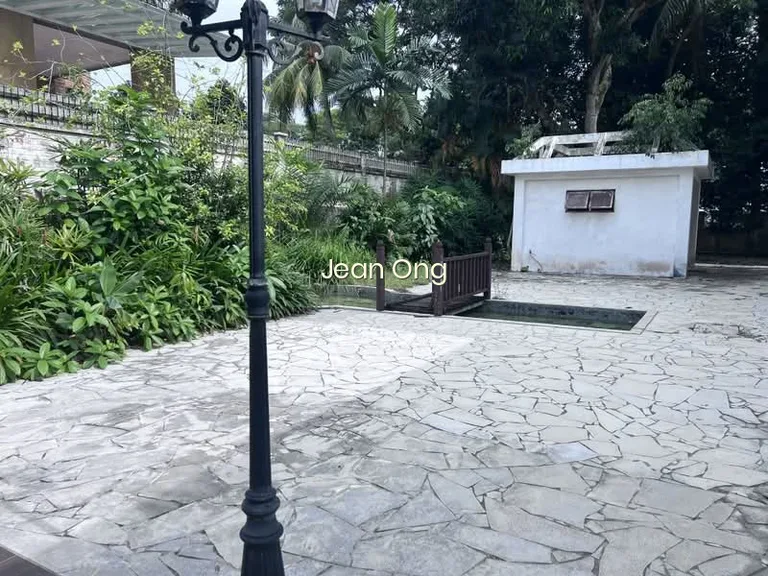 Rare Good Buy. Near Botanic Garden. Dual Frontage. Lush Greenery. 1KM Acs image 1 of 8
