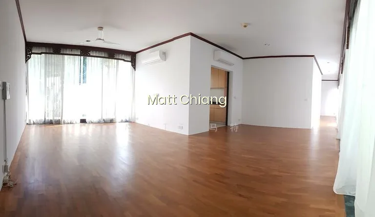 Super Nice Classic House 超好别墅，优质地址 image 1 of 5