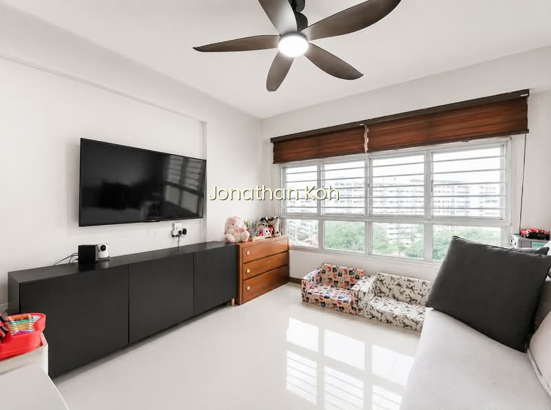 876C TAMPINES AVENUE 8