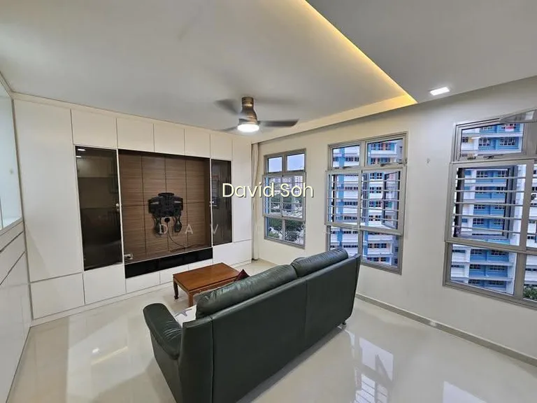 120C Canberra Crescent image 1 of 10