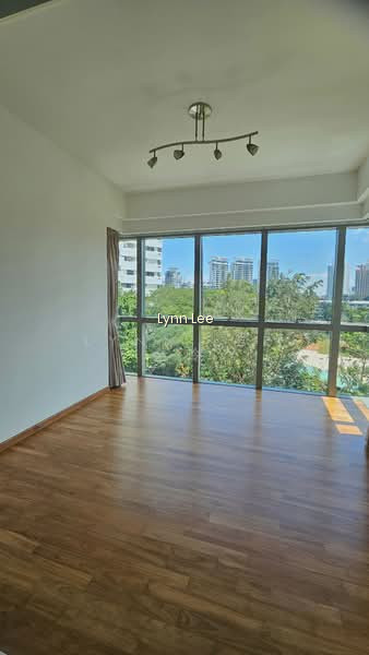 LEONIE SUITES