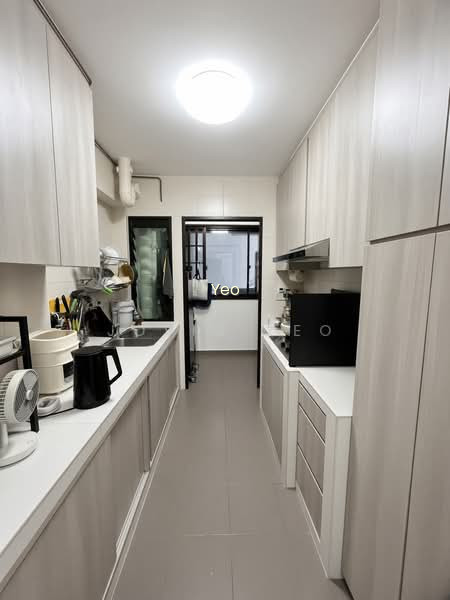 180B BOON LAY DRIVE photo 3