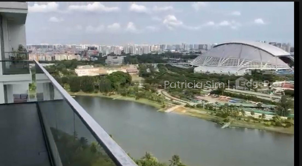 THE RIVERINE BY THE PARK