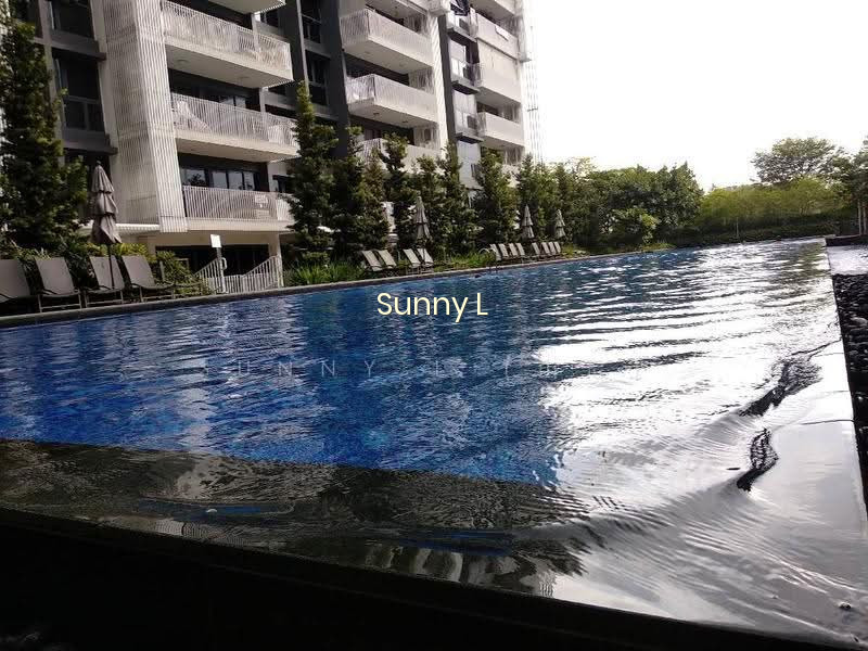 THE LAKEFRONT RESIDENCES photo 2