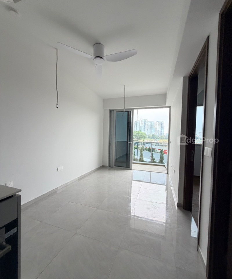 Grand Dunman image 1 of 9