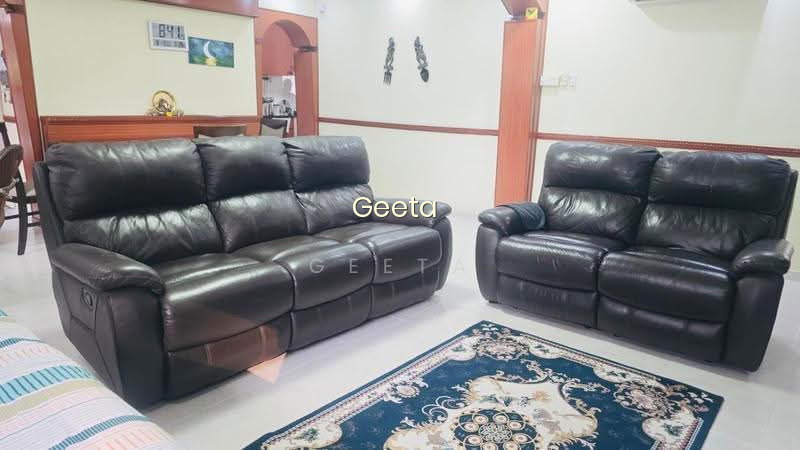 239 COMPASSVALE WALK photo 2