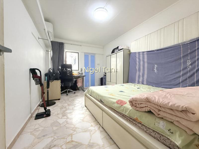 545 JURONG WEST STREET 42 photo 4