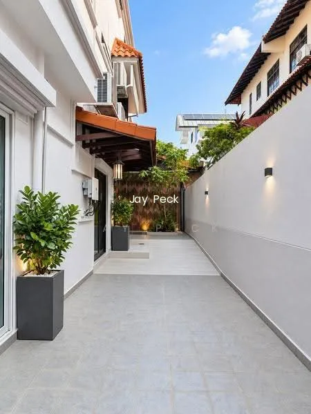 Huge 999-Year Corner Terrace With Home Lift Near Kovan MRT image 1 of 10