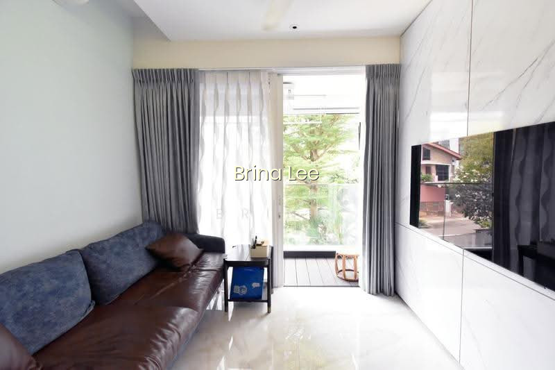 WHITESCAPE photo 3