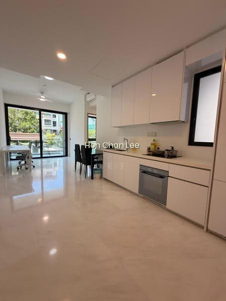 PEAK RESIDENCE photo 2