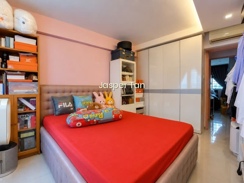 491D TAMPINES STREET 45 photo 3
