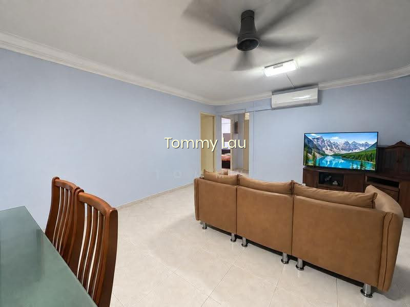 721 WOODLANDS CIRCLE image 1 of 9