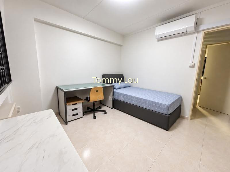 721 WOODLANDS CIRCLE photo 4