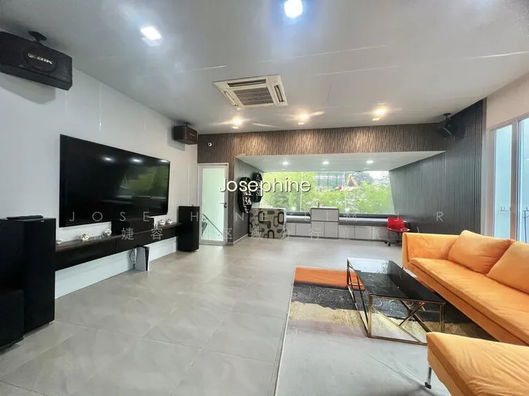 Loyang Villas image 1 of 10