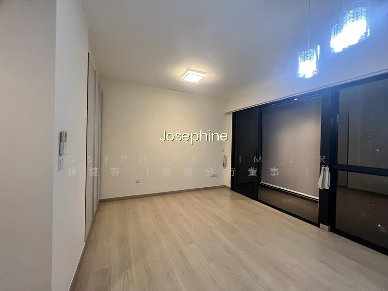 RIVERPARC RESIDENCE image 1 of 10