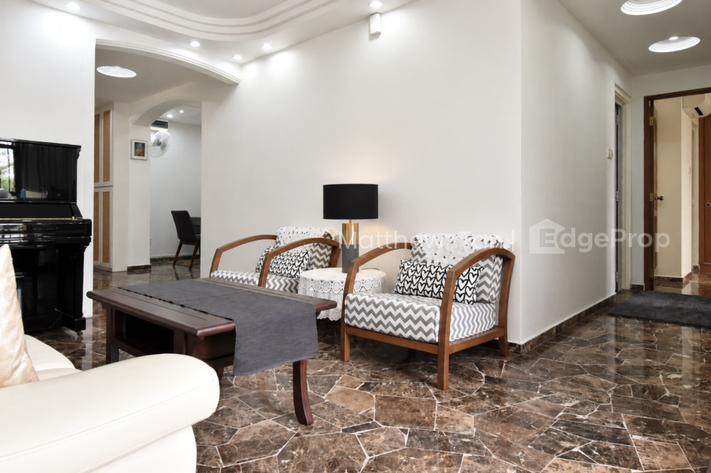 341 SEMBAWANG CLOSE photo 2