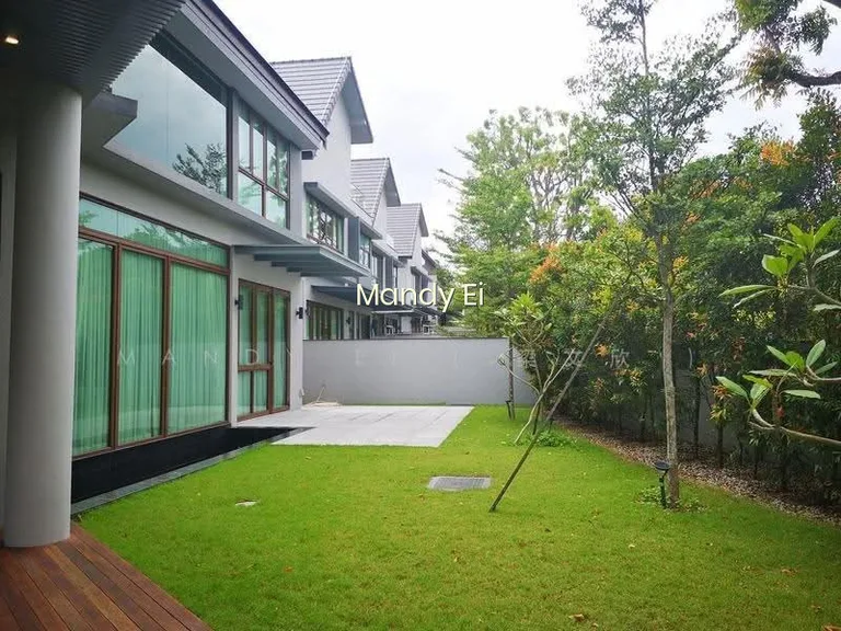 82D Lornie Road image 1 of 10