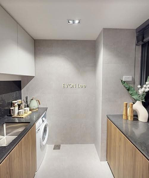 Rare Freehold Penthouse Near Boon Keng MRT Station! photo 3