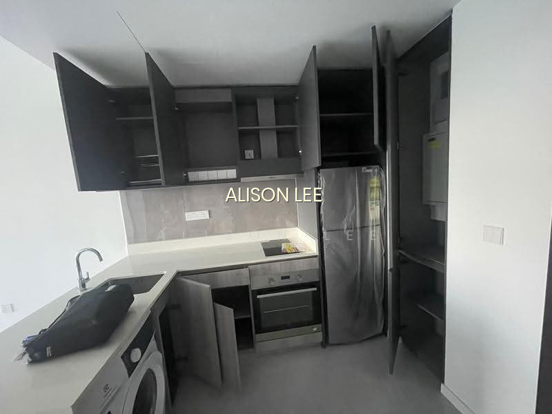 RIVERFRONT RESIDENCES photo 5