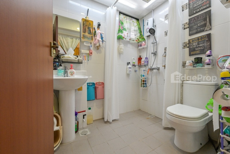 546B SEGAR ROAD photo 4