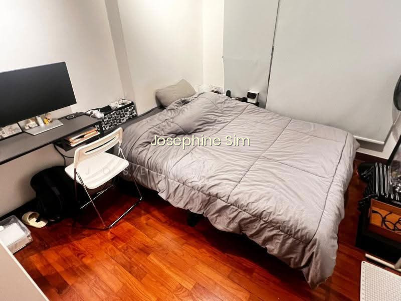 215B COMPASSVALE DRIVE image 1 of 9