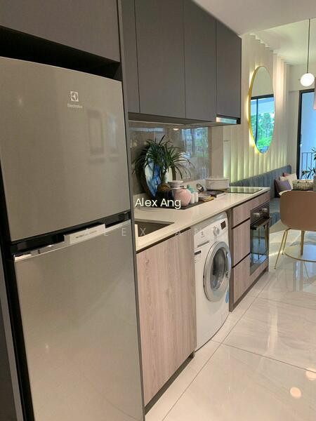 RIVERFRONT RESIDENCES photo 4