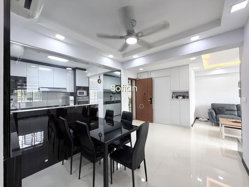 119A CANBERRA CRESCENT photo 3